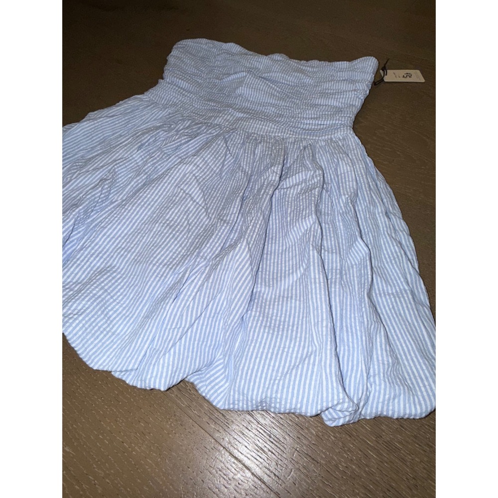 Sincerely Jules Blue White Seersucker Smocked Bubble Hem Strapless Mini‎ Dress L - Picture 3 of 4